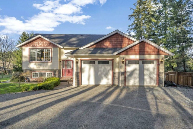 1 of 31 - 1587 Cowichan Bay Rd, Cowichan Bay, BC