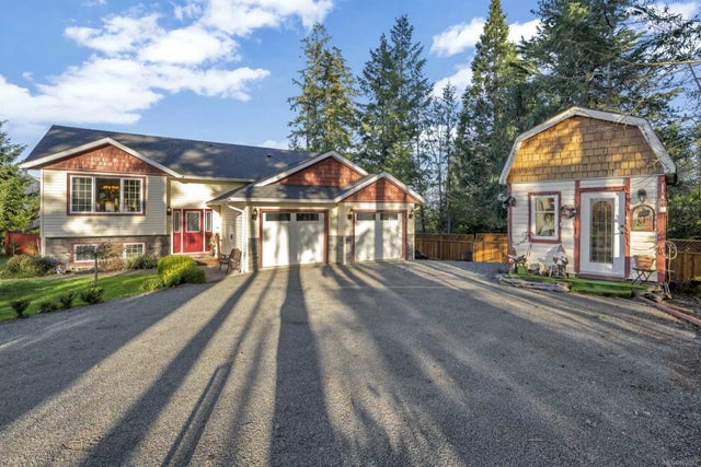 2 of 31 - 1587 Cowichan Bay Rd, Cowichan Bay, BC