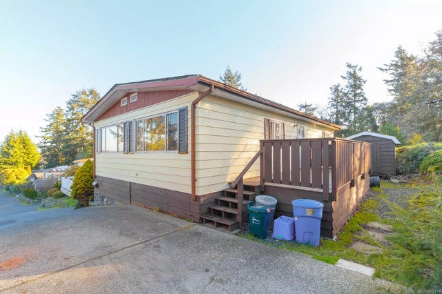 2 of 19 - 70 Cooper Rd 29, View Royal, BC