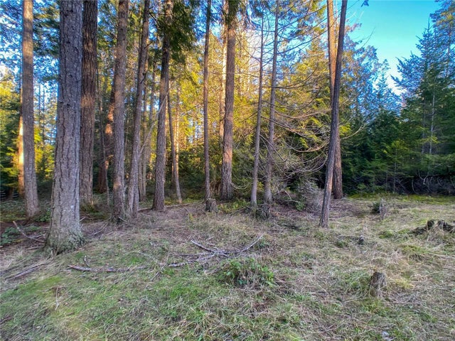 4 of 12 - Lt 31 Wildwood Cres, Gabriola Island, BC