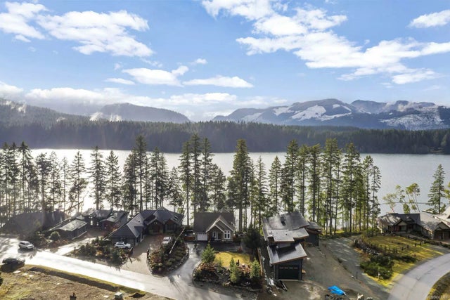 1 of 25 - 7346 Lakefront Pl, Youbou, BC