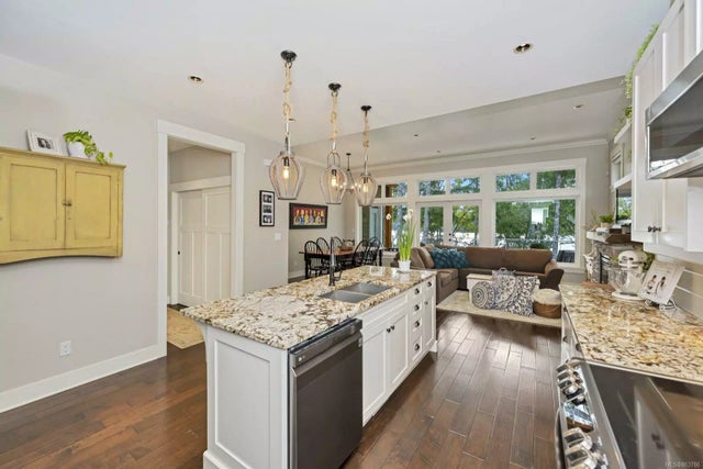 5 of 25 - 7346 Lakefront Pl, Youbou, BC