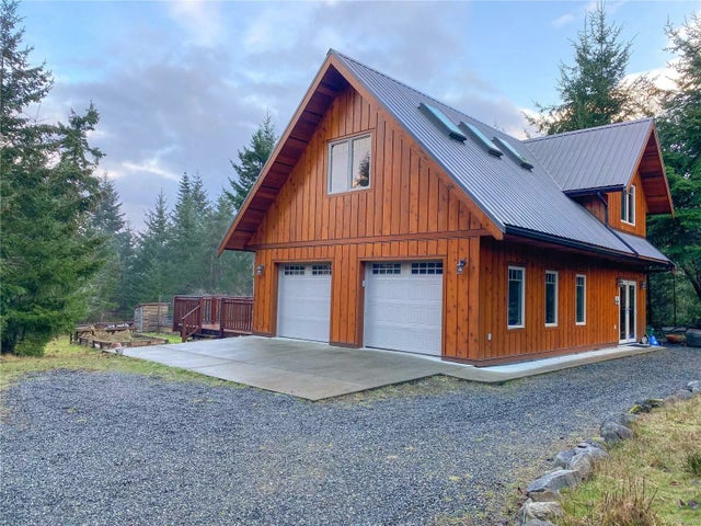 1 of 40 - 605 Dole Rd, Gabriola Island, BC