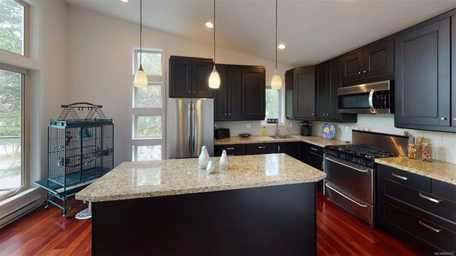 2 of 17 - 733 Berry Point Rd, Gabriola Island, BC