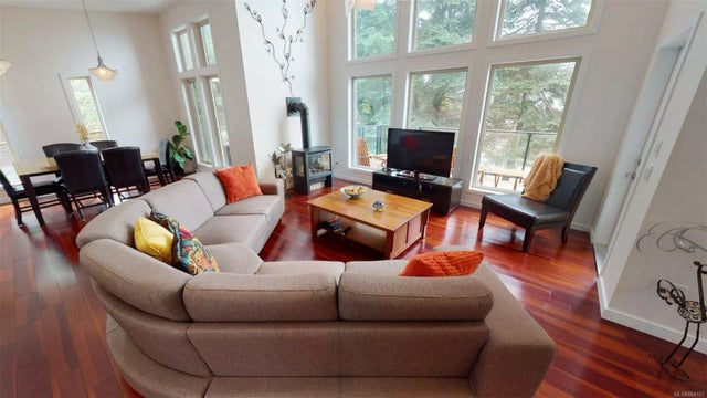 3 of 17 - 733 Berry Point Rd, Gabriola Island, BC