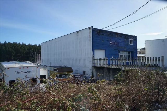 5 of 13 - 1340-1370 Stewart Ave, Nanaimo, BC