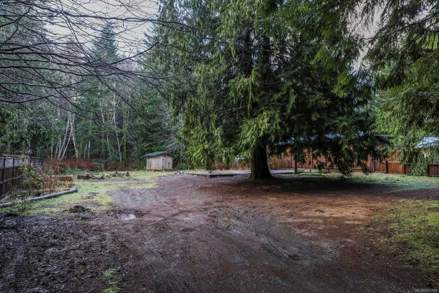 3 of 14 - 383 Ships Point Rd, Fanny Bay, BC