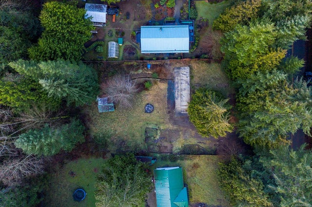 5 of 14 - 383 Ships Point Rd, Fanny Bay, BC