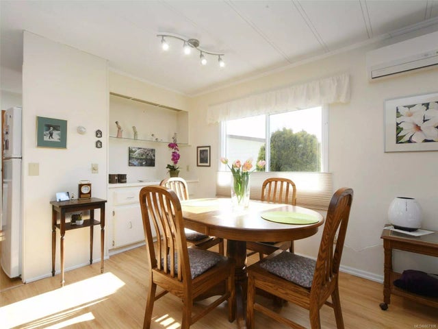 4 of 22 - 2023 Sunfield Cres, Sidney, BC