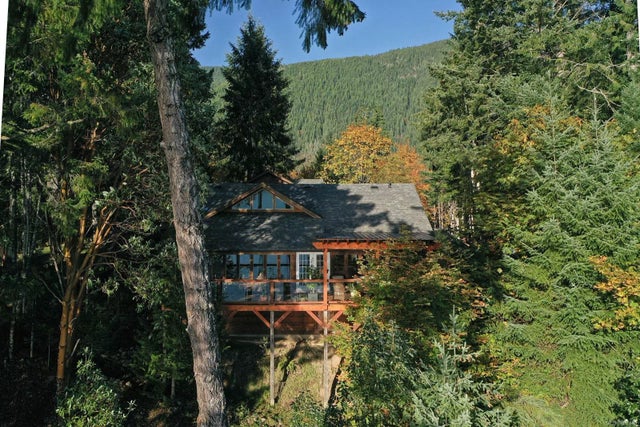4 of 25 - 8150 Sa-seen-os Cres, Youbou, BC