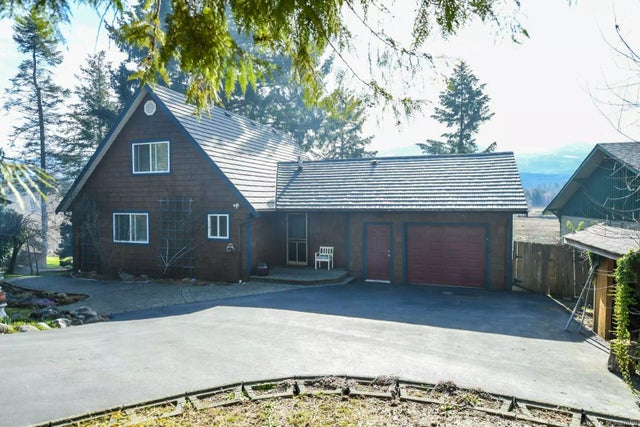 1 of 25 - 7703 Tozer Rd, Fanny Bay, BC