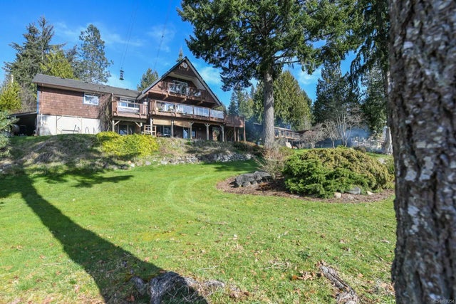 2 of 25 - 7703 Tozer Rd, Fanny Bay, BC