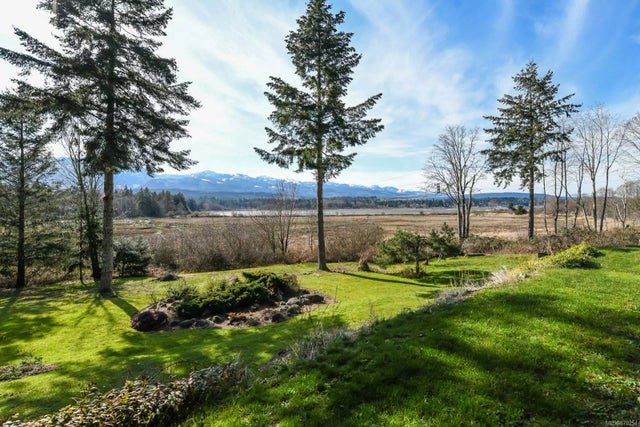 3 of 25 - 7703 Tozer Rd, Fanny Bay, BC