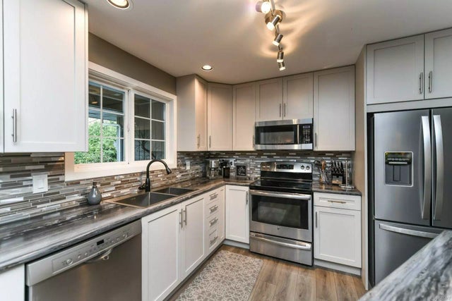 4 of 38 - 6519 Mystery Beach Rd, Fanny Bay, BC