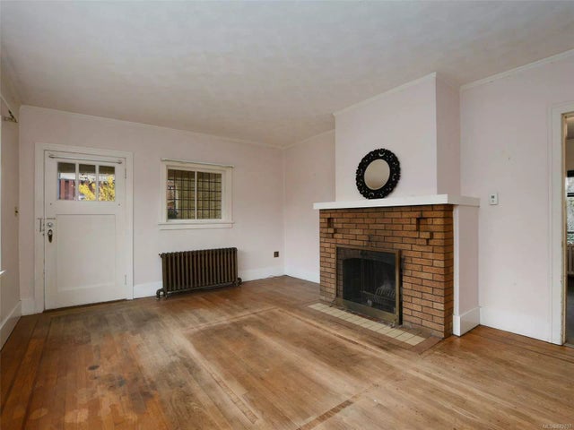 3 of 25 - 850 Snowdrop Ave, Saanich, BC