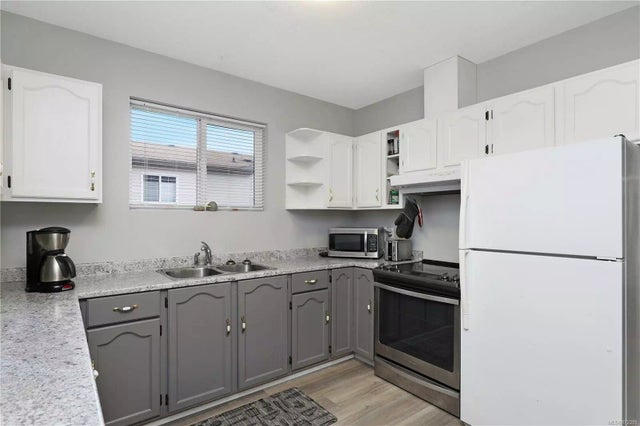 3 of 19 - 6627 Mystery Beach Rd, Fanny Bay, BC