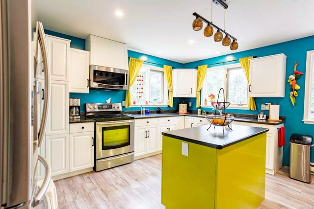 3 of 39 - 1012 Pat Burns Ave, Gabriola Island, BC