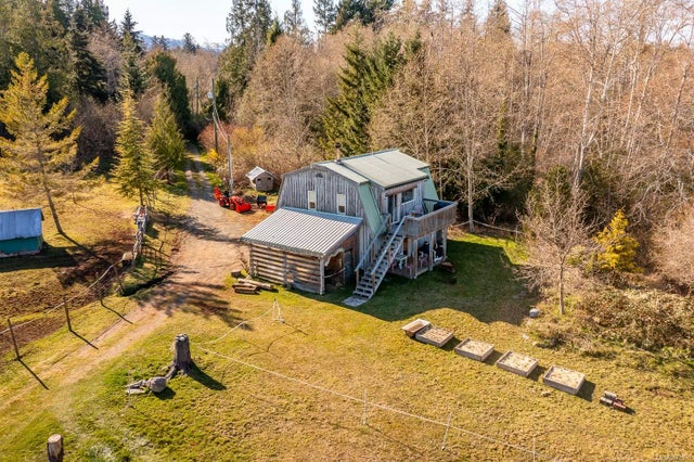 2 of 51 - 8132 Macartney Dr, Fanny Bay, BC