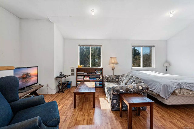 4 of 51 - 8132 Macartney Dr, Fanny Bay, BC