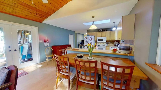 5 of 25 - 677 South Rd, Gabriola Island, BC