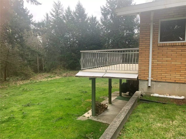 2 of 15 - 1359 Chilco Rd, Crofton, BC