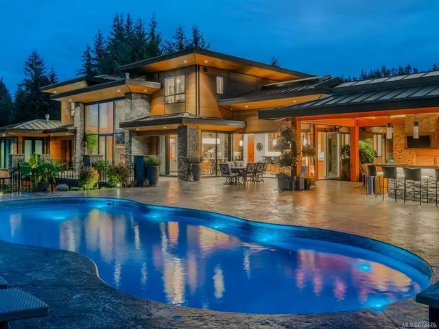 2 of 99 - 5512 Hiquebran Rd, Nanaimo, BC