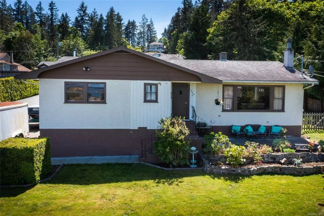 1 of 38 - 1538 Adelaide St, Crofton, BC