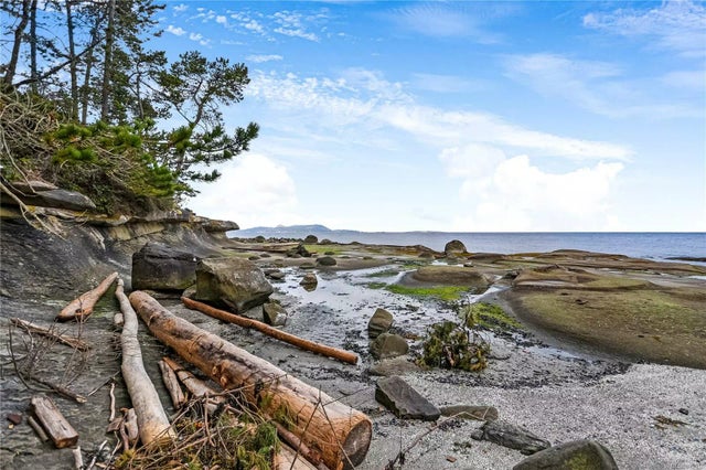 2 of 27 - 150 Decourcy Dr, Gabriola Island, BC