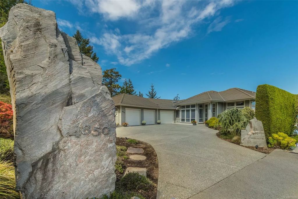 4850 Shorecliff Pt, Nanaimo