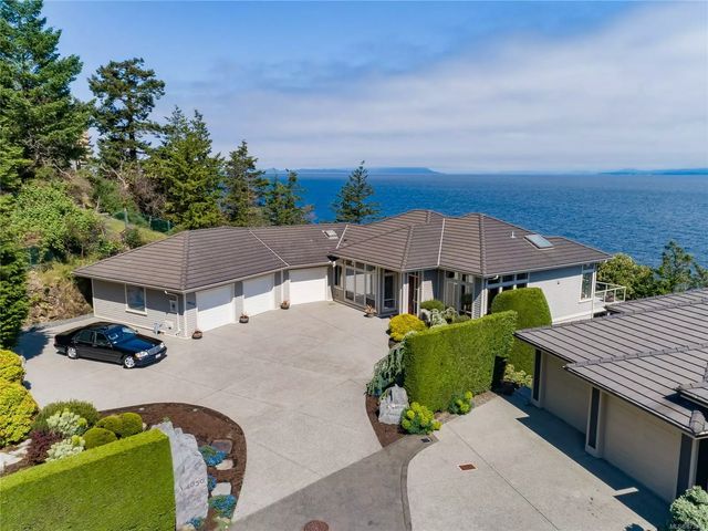 2 of 84 - 4850 Shorecliff Pt, Nanaimo, BC