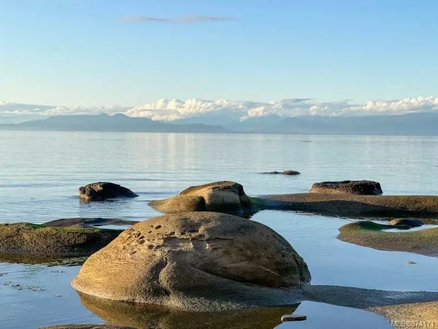 2 of 77 - 166 Decourcy Dr, Gabriola Island, BC