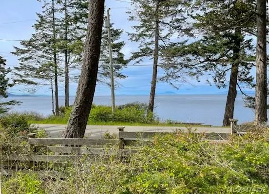 1 of 51 - 925 Berry Point Rd, Gabriola Island, BC