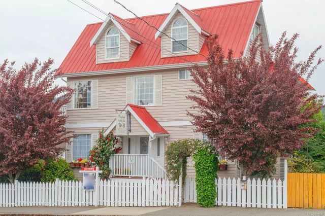 1 of 49 - 1560 Joan Ave, Crofton, BC