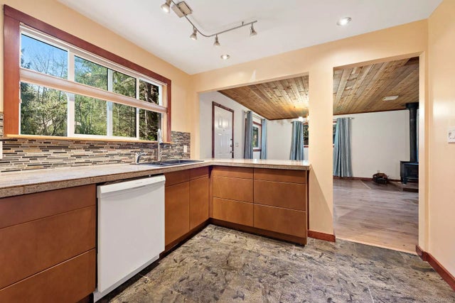 2 of 35 - 7825 Little Way, Fanny Bay, BC