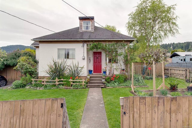 1 of 42 - 1568 Robert St, Crofton, BC