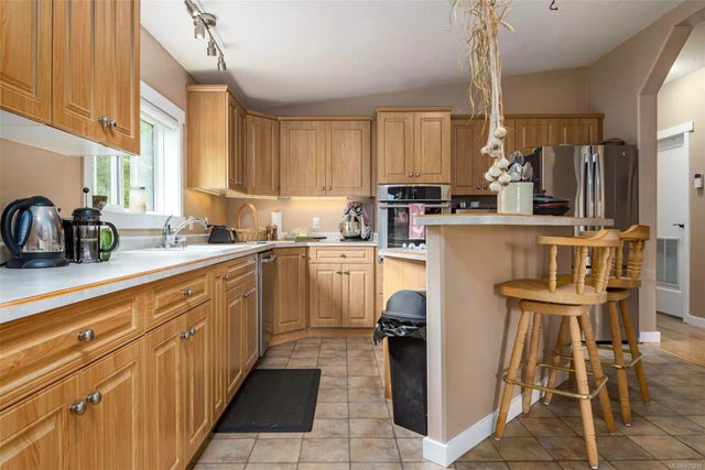 2 of 39 - 6619 Mystery Beach Rd, Fanny Bay, BC