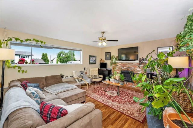 4 of 23 - 1582 Pauline St, Crofton, BC