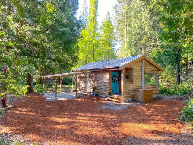 1 of 20 - 370 Spruce Ave, Gabriola Island, BC