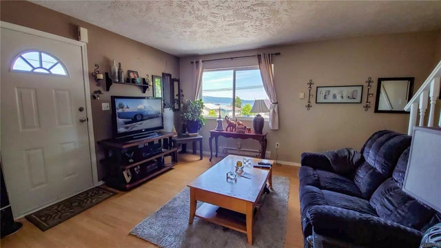 3 of 11 - 1628 Roberts St, Crofton, BC