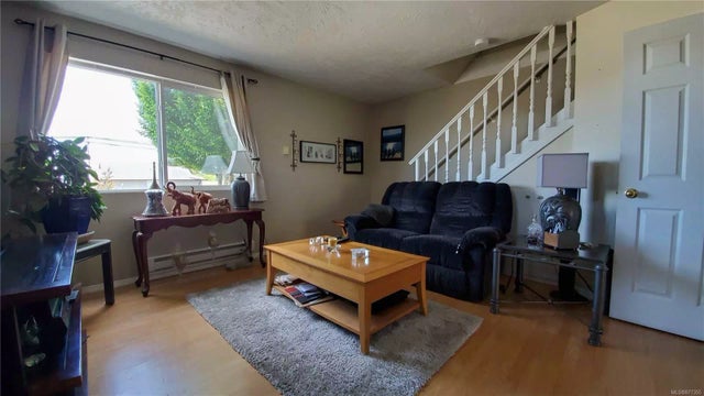 4 of 11 - 1628 Roberts St, Crofton, BC