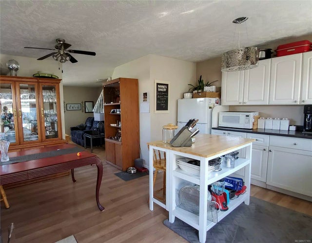 5 of 11 - 1628 Roberts St, Crofton, BC