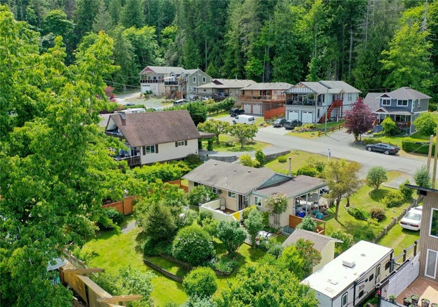 4 of 28 - 8001 Edmund St, Crofton, BC