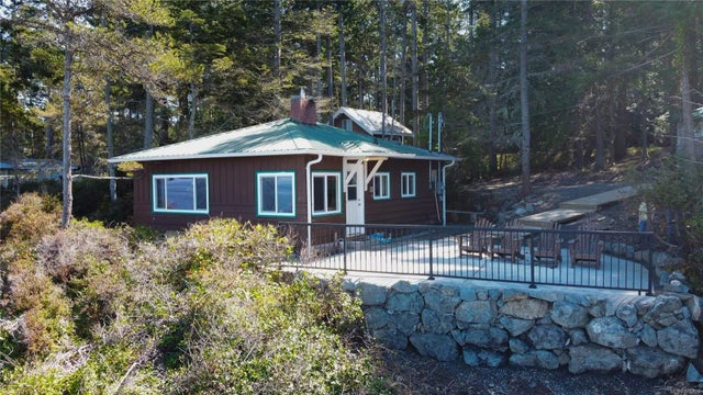 1 of 31 - 570 Berry Point Rd, Gabriola Island, BC