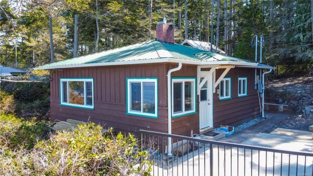 2 of 31 - 570 Berry Point Rd, Gabriola Island, BC