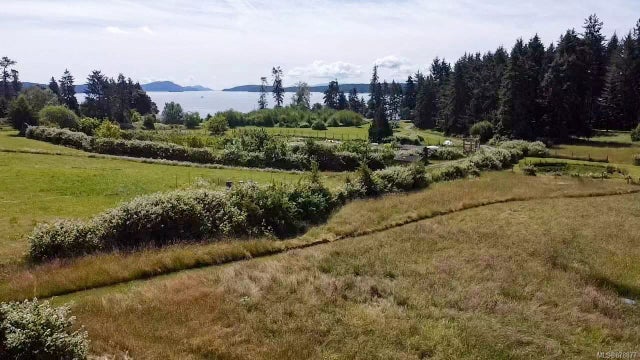 1 of 24 - 2050 South Rd, Gabriola Island, BC
