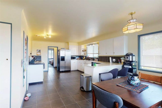 5 of 29 - 8129 Arthur St, Crofton, BC