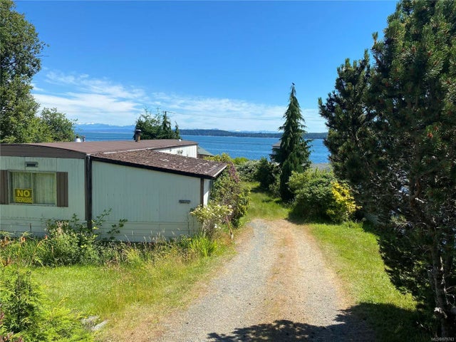 2 of 2 - 5570 Horne Rd, Union Bay, BC