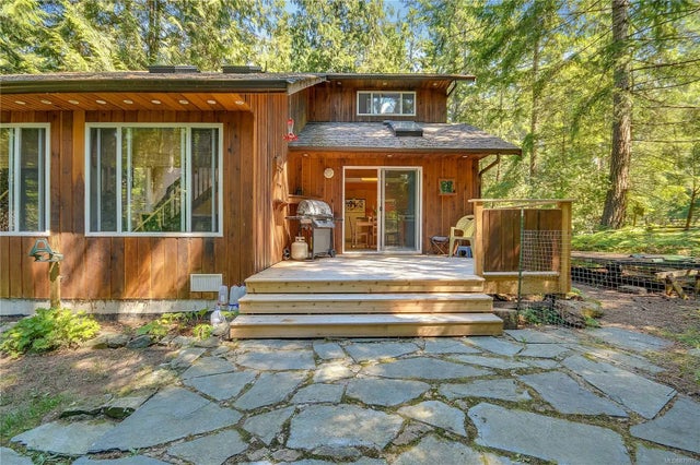 1 of 37 - 500 Wildwood Cres, Gabriola Island, BC