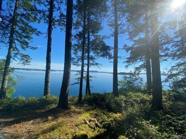 3 of 13 - 1260 Greenleaf Lane, Sidney Island, BC