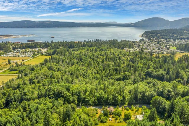 5 of 27 - 8188 Shasta Rd, Crofton, BC